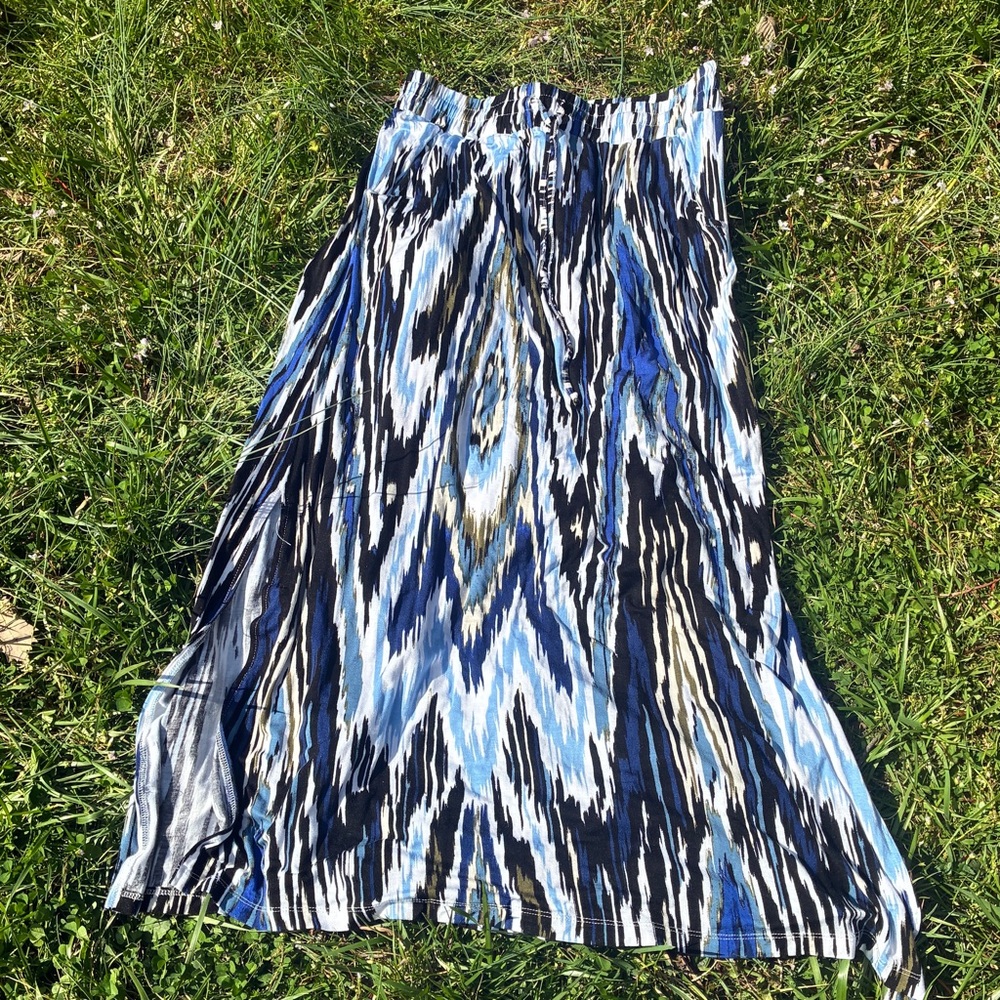 Design History blue boho tribal print pull on stretchy long maxi skirt